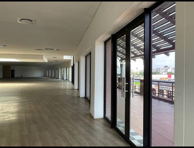 1,296M² OFFICE TO LET IN RIVONIA